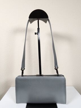 Vintage Coach Pearlized Clutch In Gray Nappa Leather